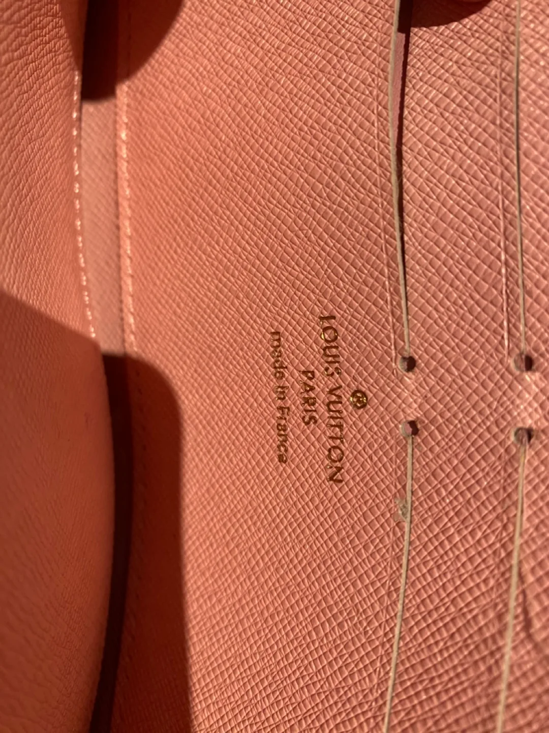 Louis Vuitton White and Pink Wallet image indicator(5)