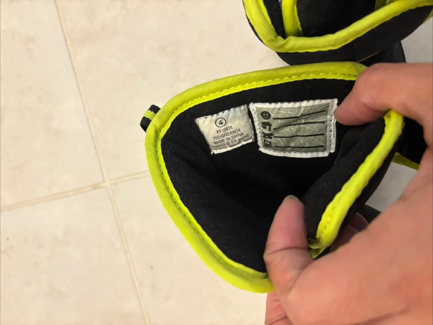 Kids' Black Snow Boots size 4 baby image indicator(3)