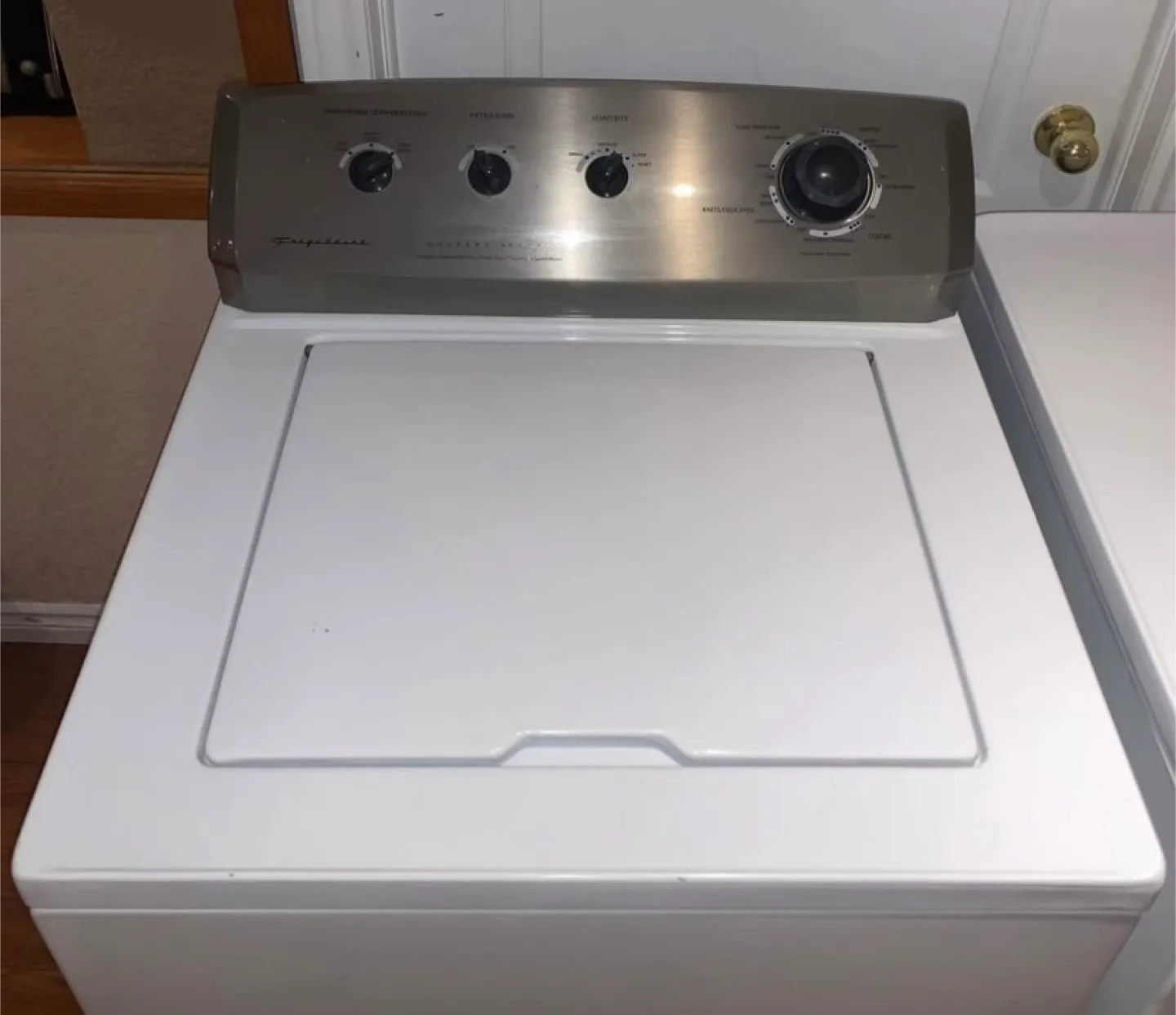 Laundry Set (Excellent Condition) image indicator(6)