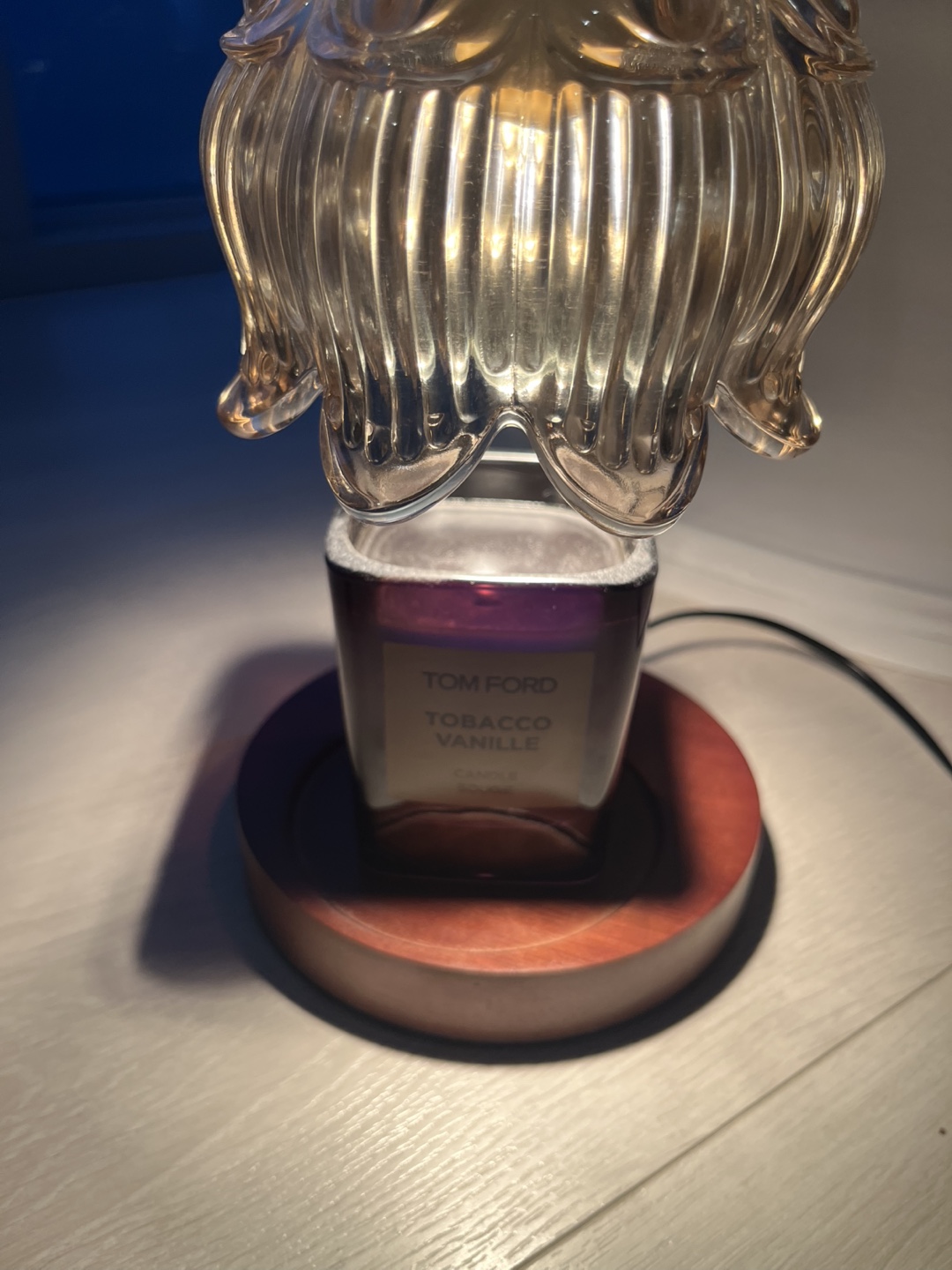 Candle Lamp Warmer with Tom Ford Tobacco Vanille - photo 2