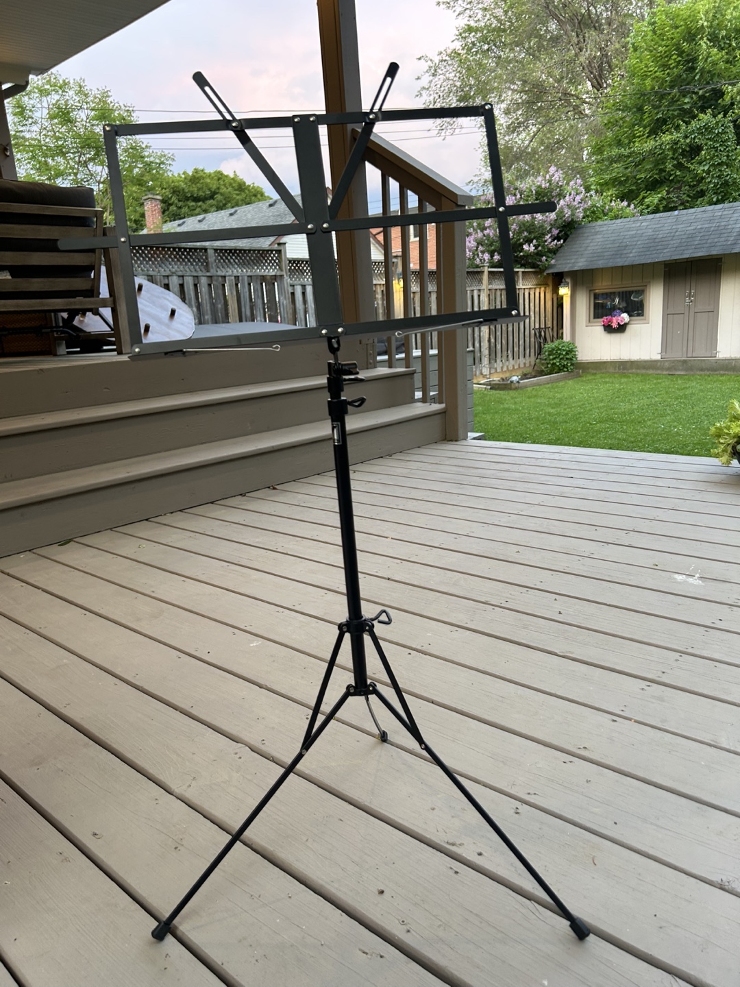 Foldable music stand with carrying bag