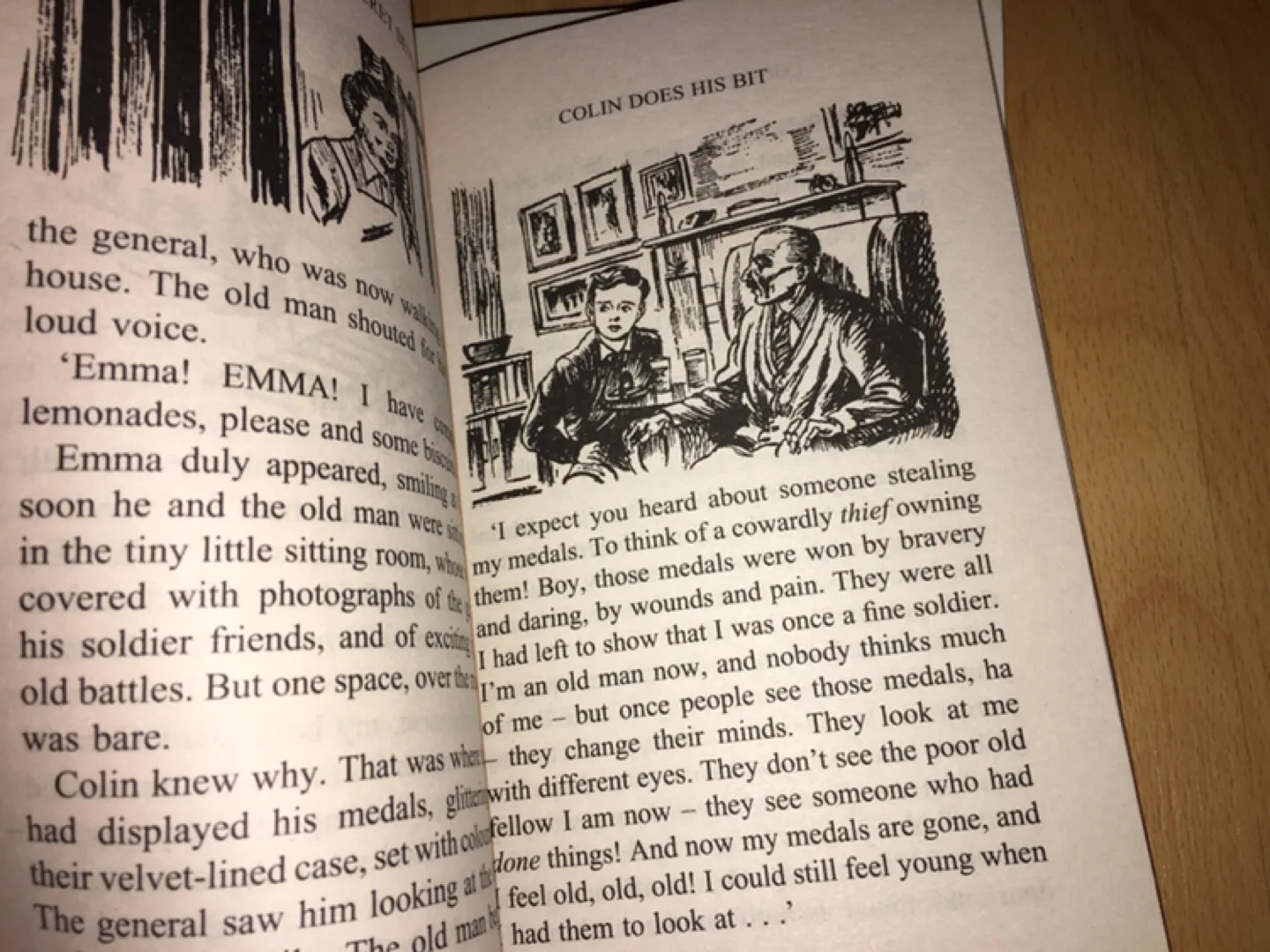 16 Enid Blyton The Secret Seven paperback chapter books image indicator(5)