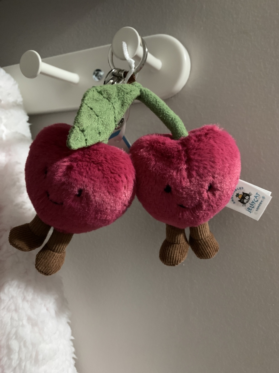 Jellycat - Cherries Bag Charm - photo 2