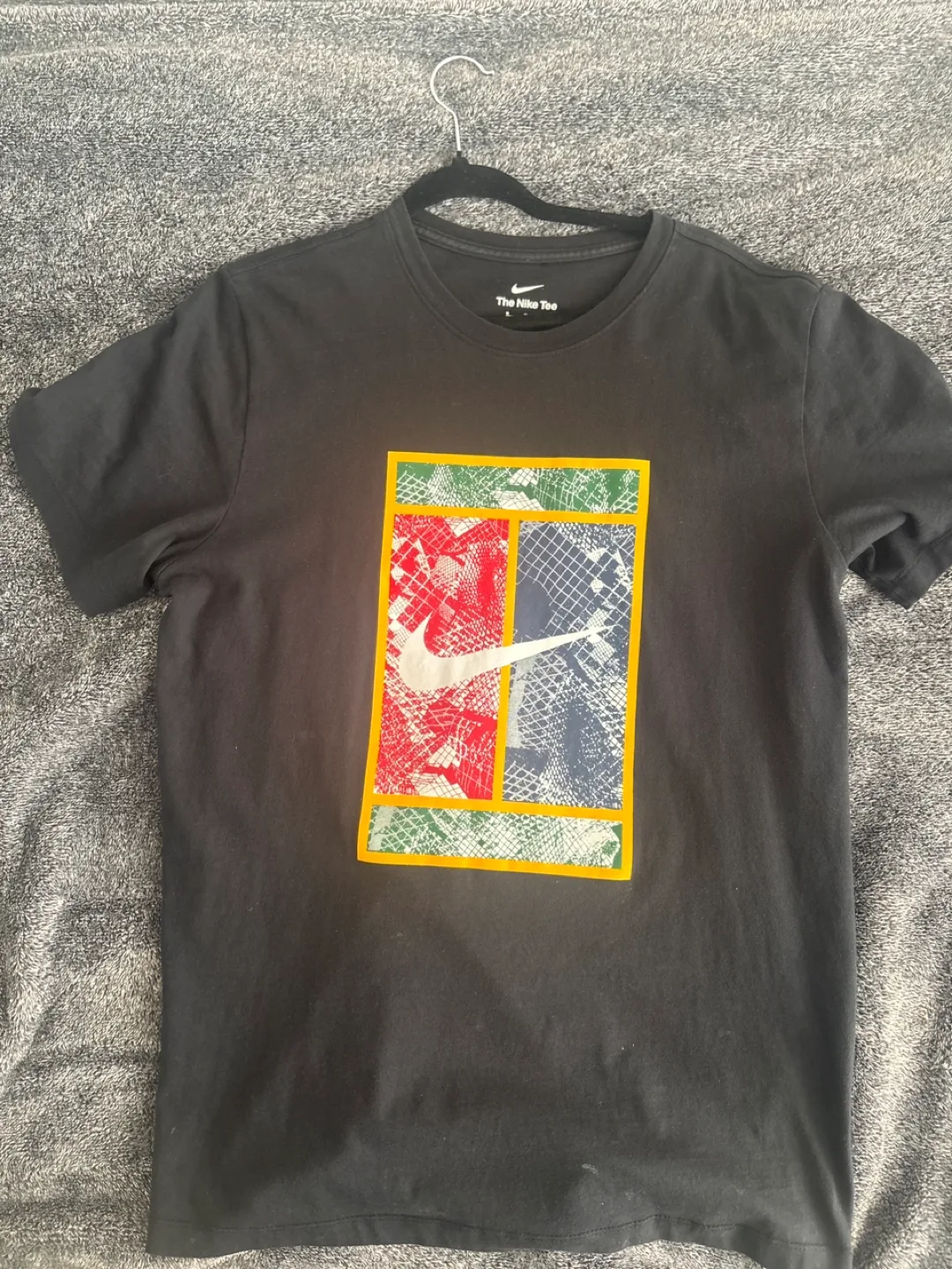 Nike Graphic Tee thumbnail