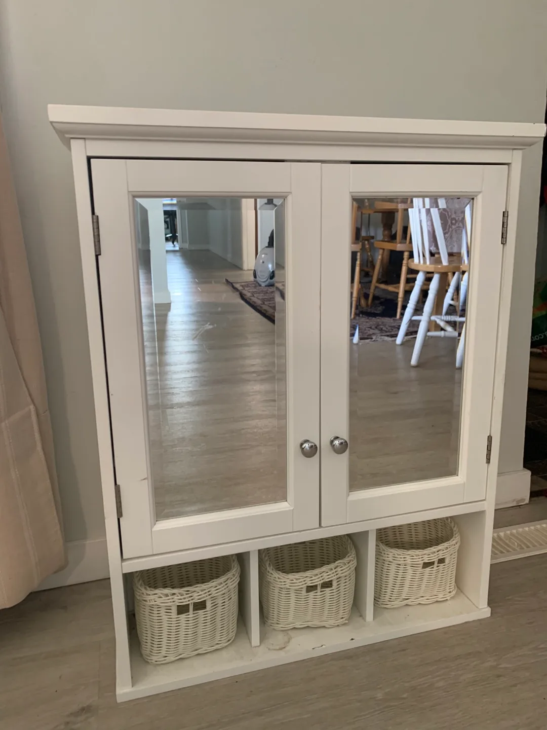 White Wall Mounted Cabinet with Mirrors image indicator(4)