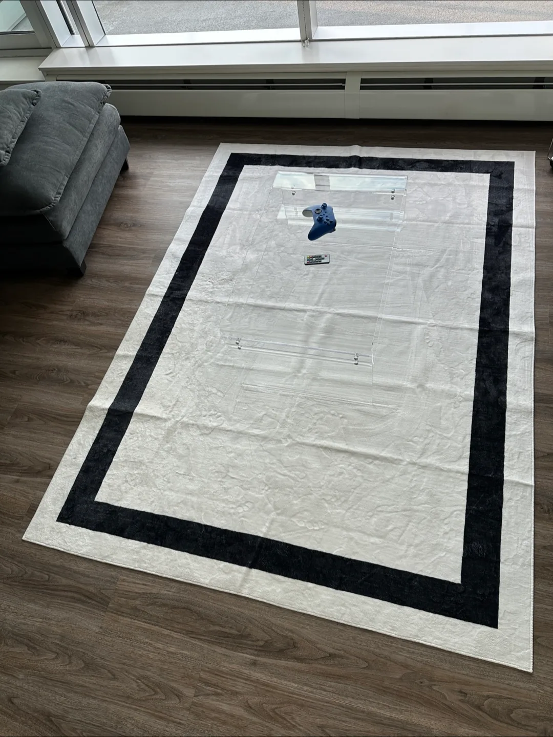 Large Black And White Area Rug thumbnail