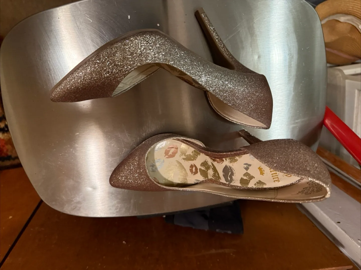 Juicy Couture Gold Glitter Heels image indicator(2)