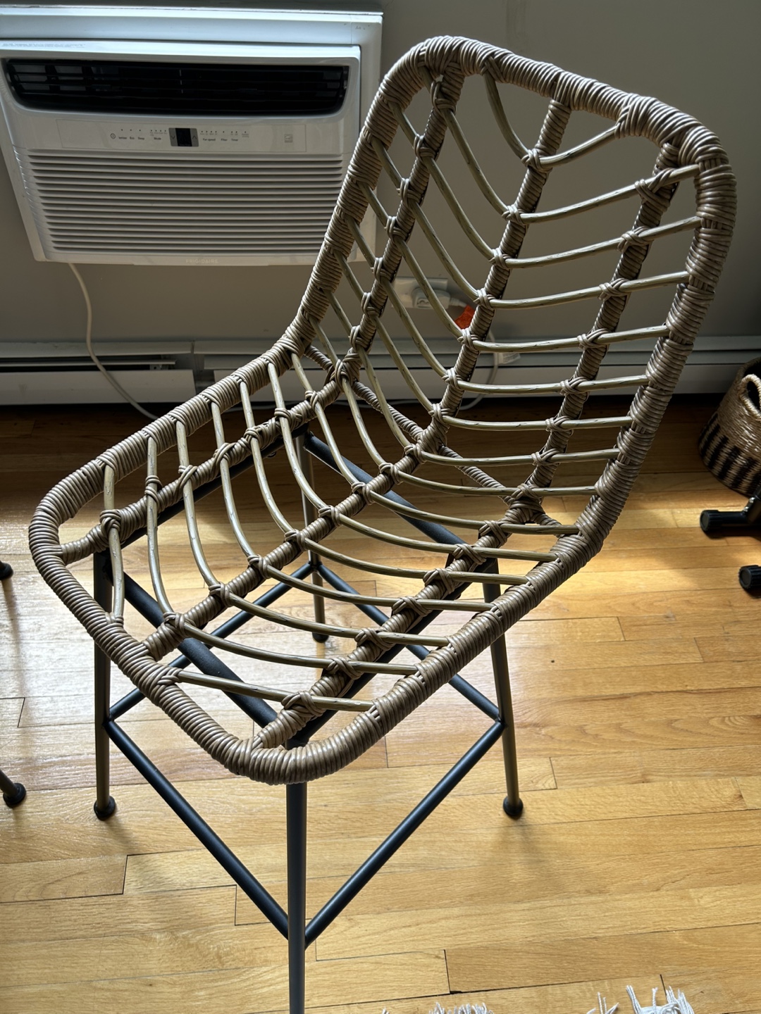 42” Wicker Barstools - photo 2