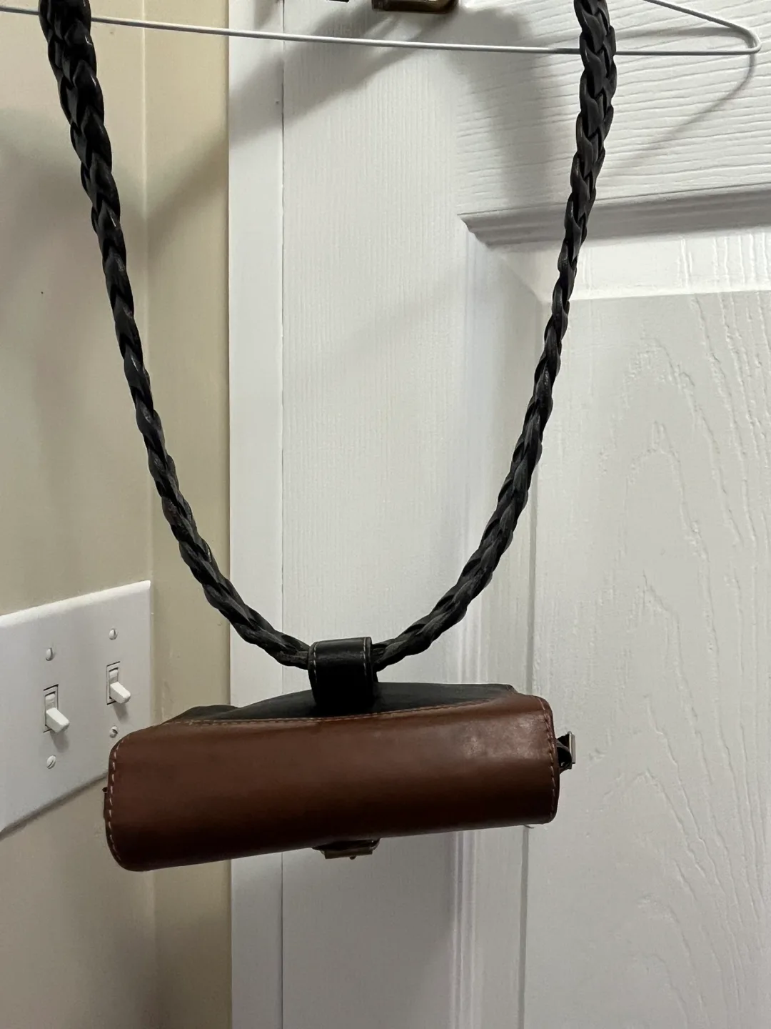 Leather Crossbody Bag image indicator(7)