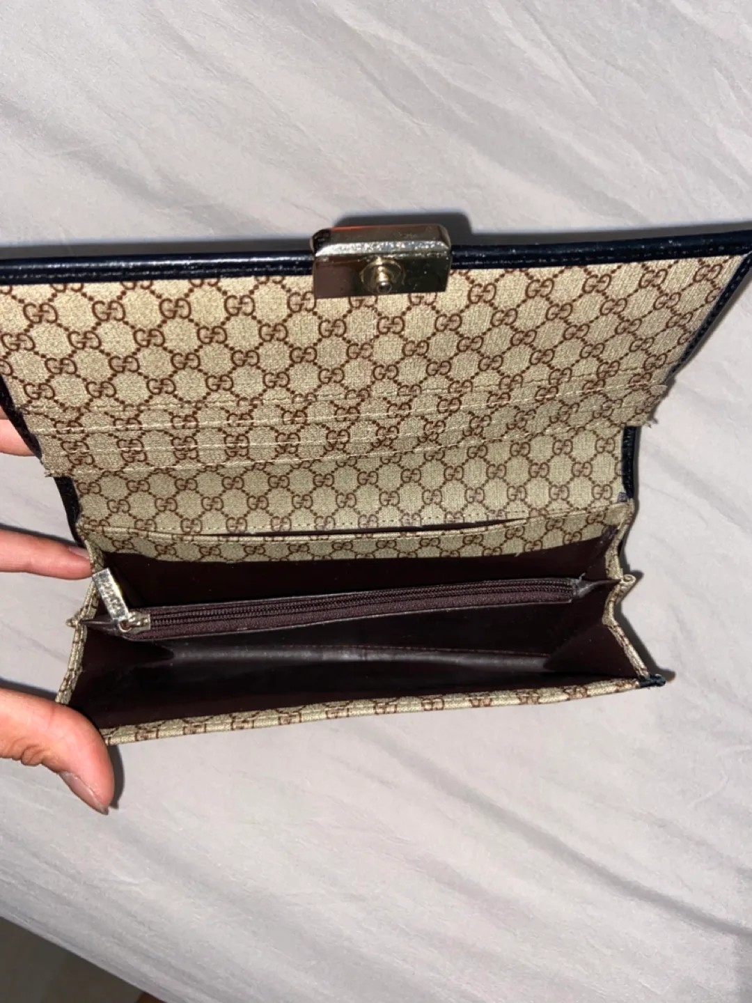 Gucci Wallet image indicator(2)