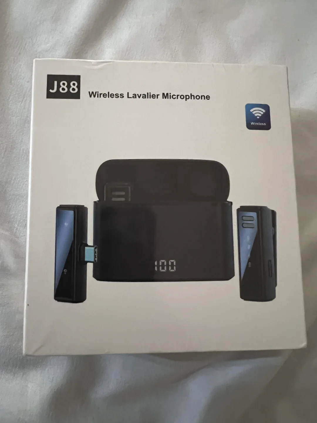 J88 Wireless Lavalier Microphone thumbnail