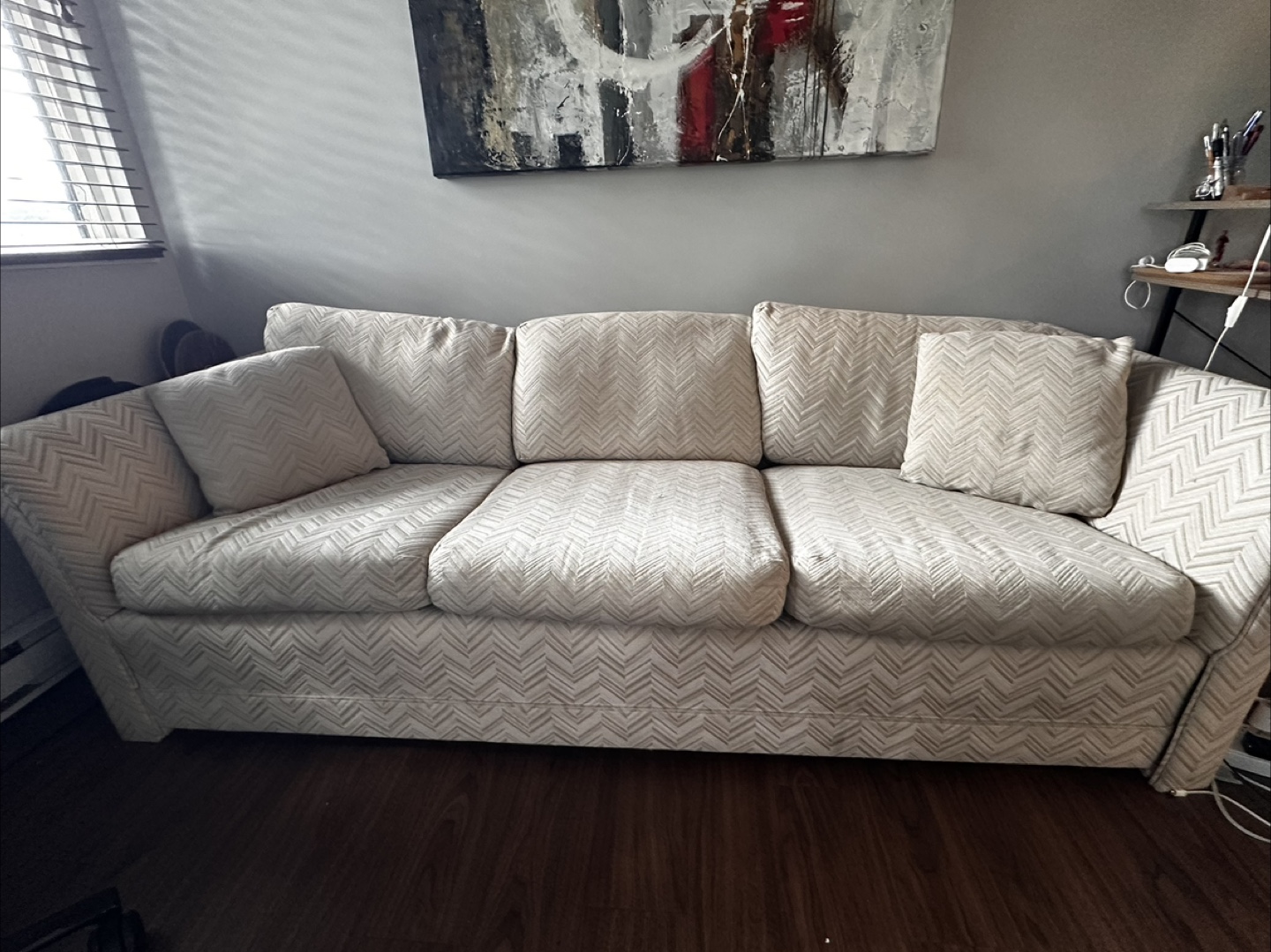 Elegant Patterned Sofa - photo 2