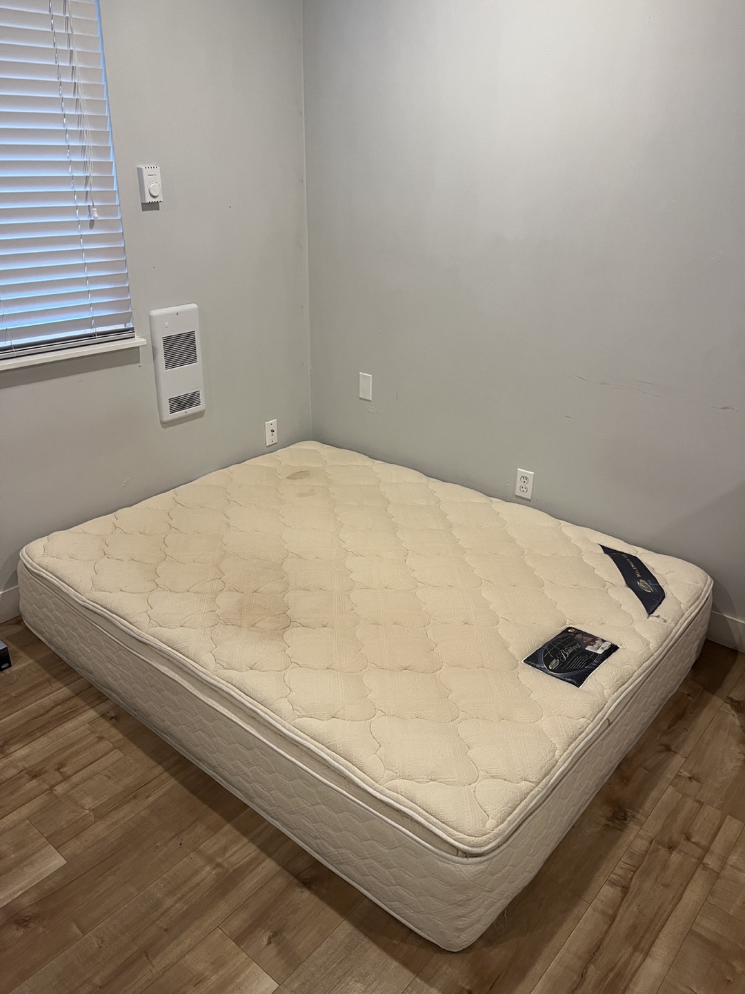 Queen Size Mattress - photo 3