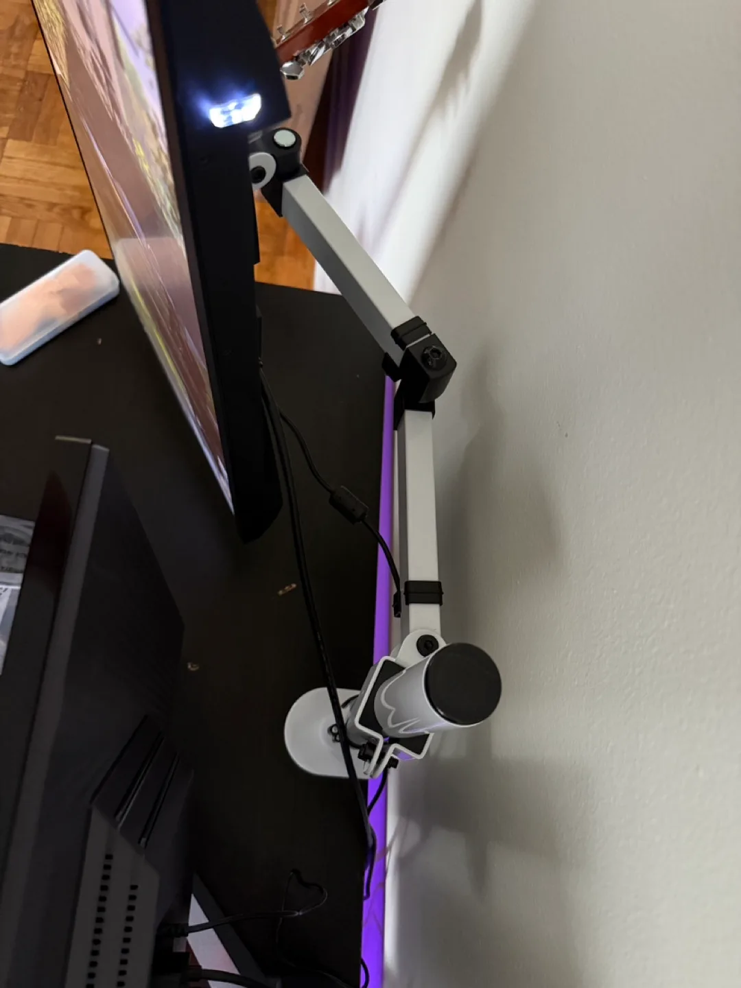 Bracwiser Monitor Mount Single Fully Adjustable Arm image indicator(3)