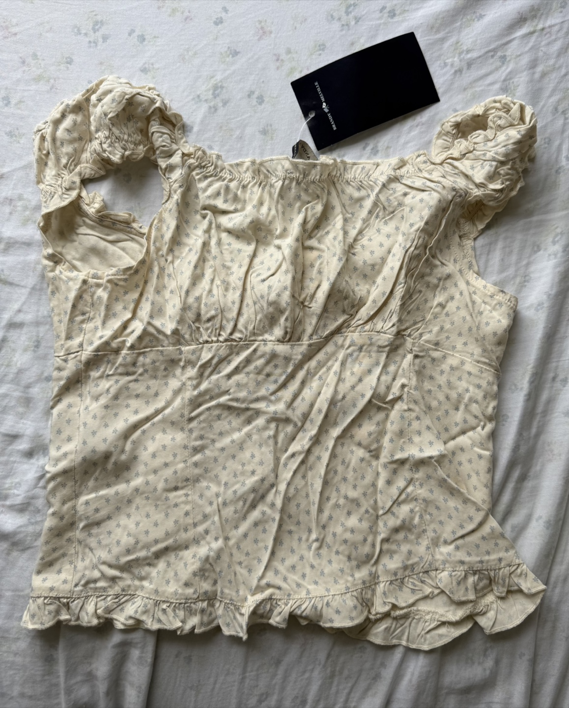 BNWT Brandy Melville New Cream Button Top - photo 3