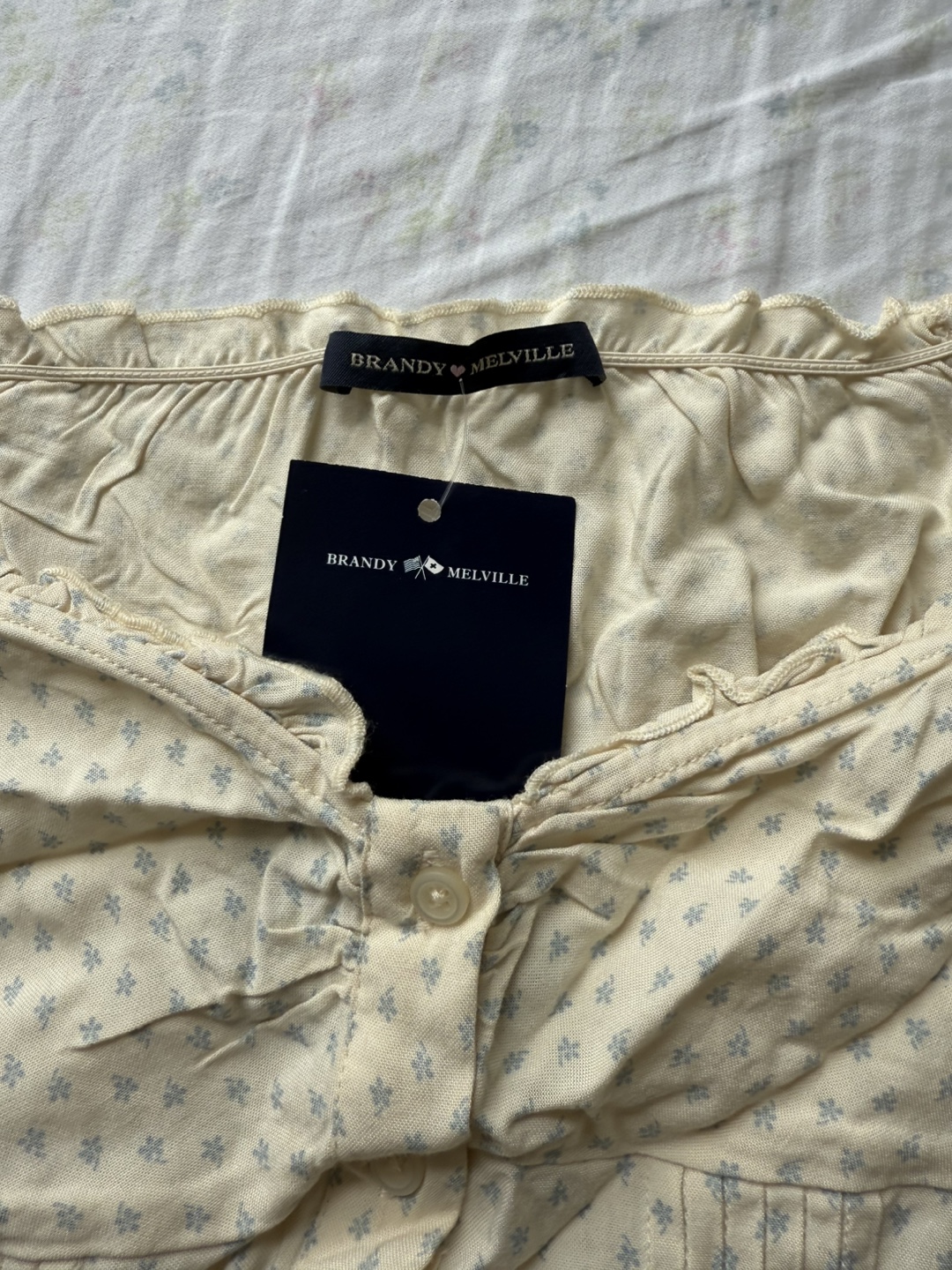 BNWT Brandy Melville New Cream Button Top - photo 2