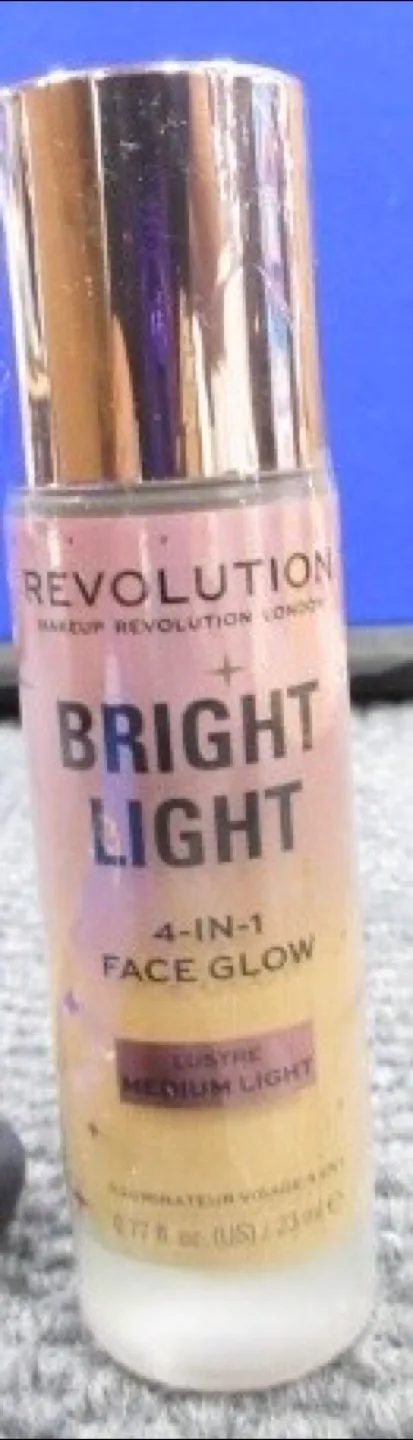 Revolution Bright Light Face Glow image indicator(4)