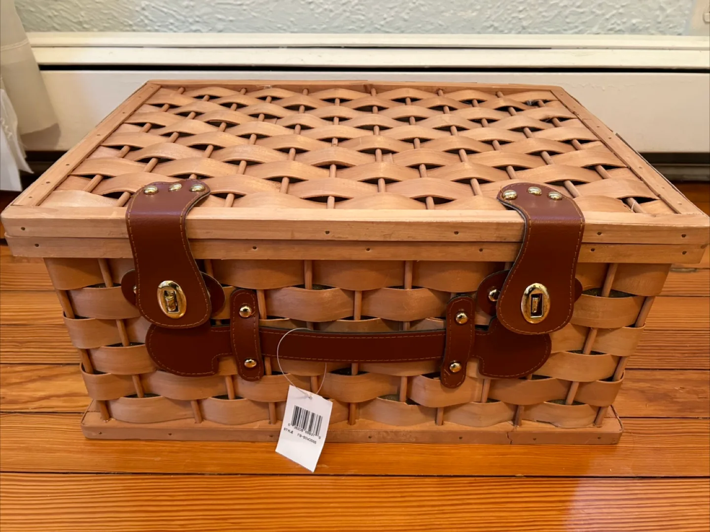 Woven Picnic Basket Set image indicator(2)