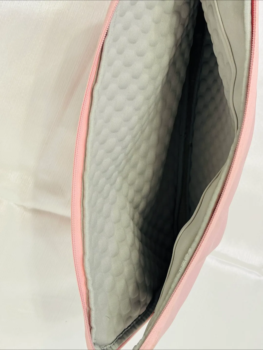 Pink Laptop Case image indicator(3)