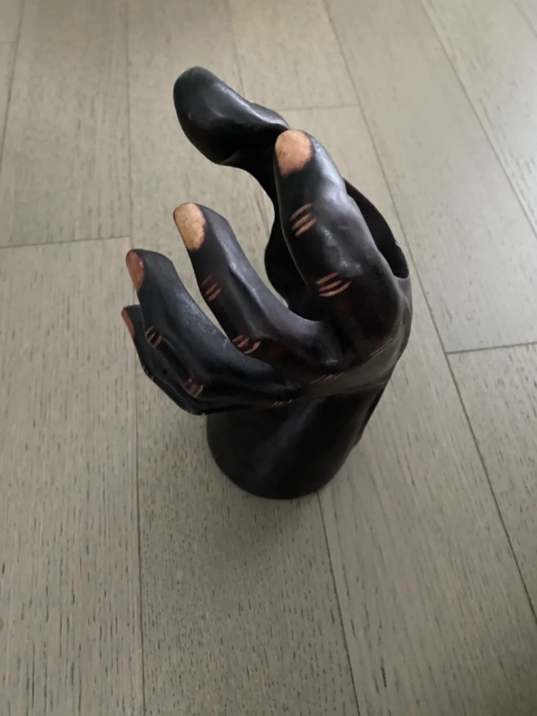 Wooden Hand Sculpture Bottle Holder image indicator(3)