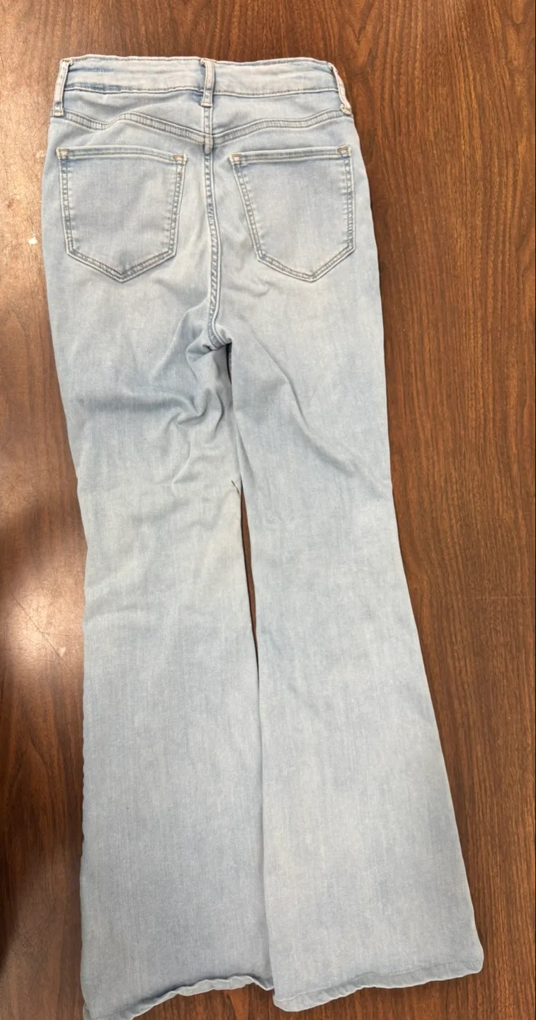 Old Navy Extra High Rise Flare Jeans image indicator(4)