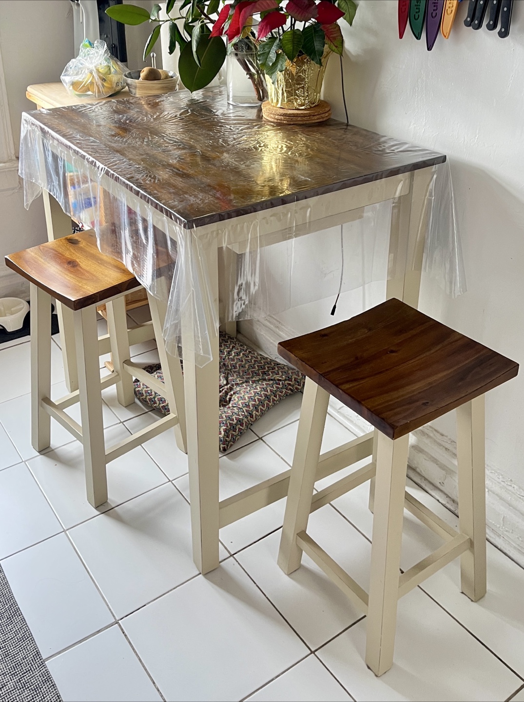 Breakfast Table and Stools
