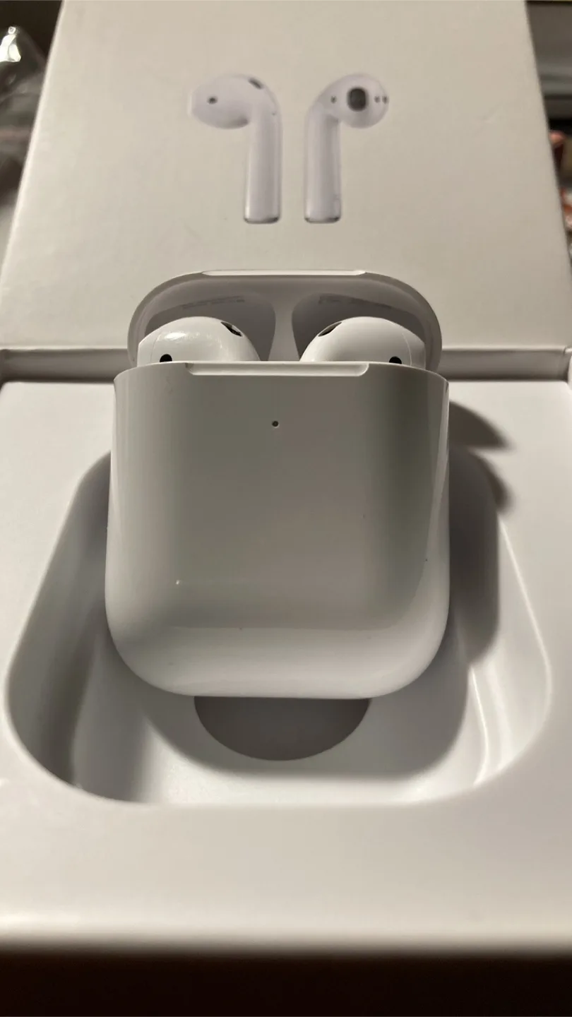 Apple AirPods 2nd Generation