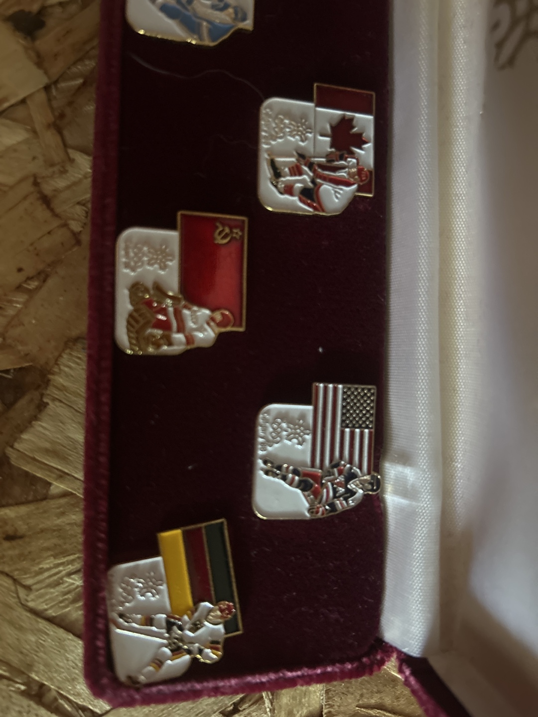 Vintage Olympics Pin Set with Case - photo 4