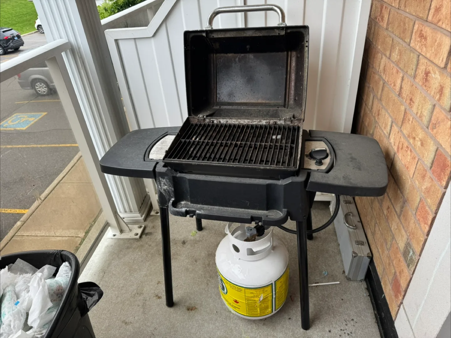 BBQ Grill with Propane Tank image indicator(2)