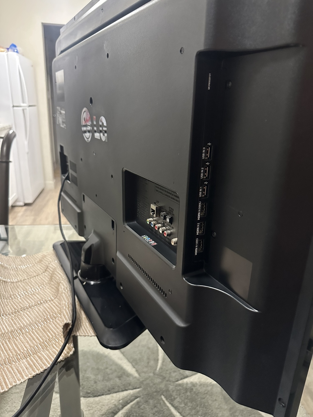 43-inch LG Smart TV in perfect working condition. - photo 4