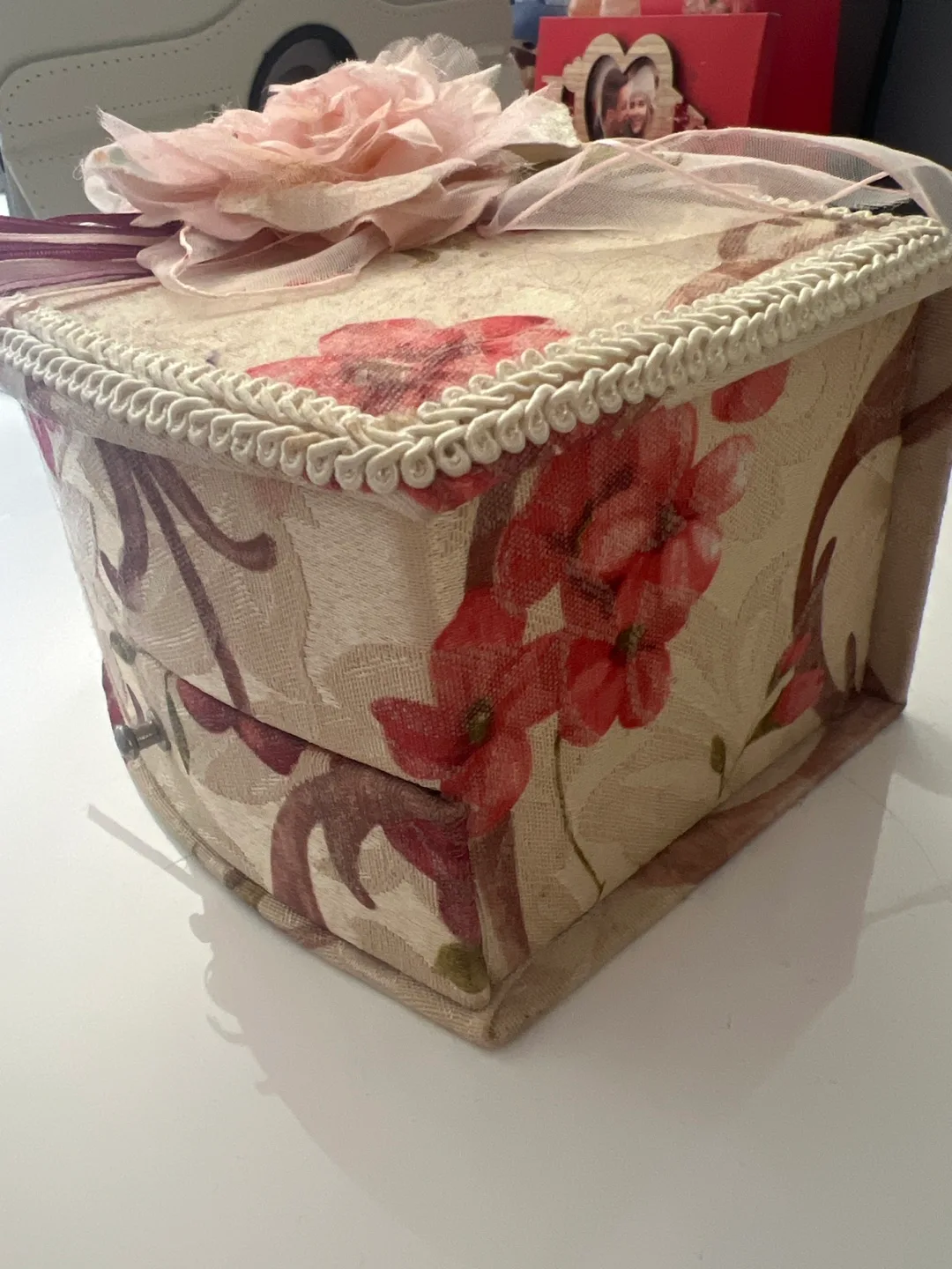 Floral Print Jewelry Box of brand Maybelline  🥕 image indicator(4)