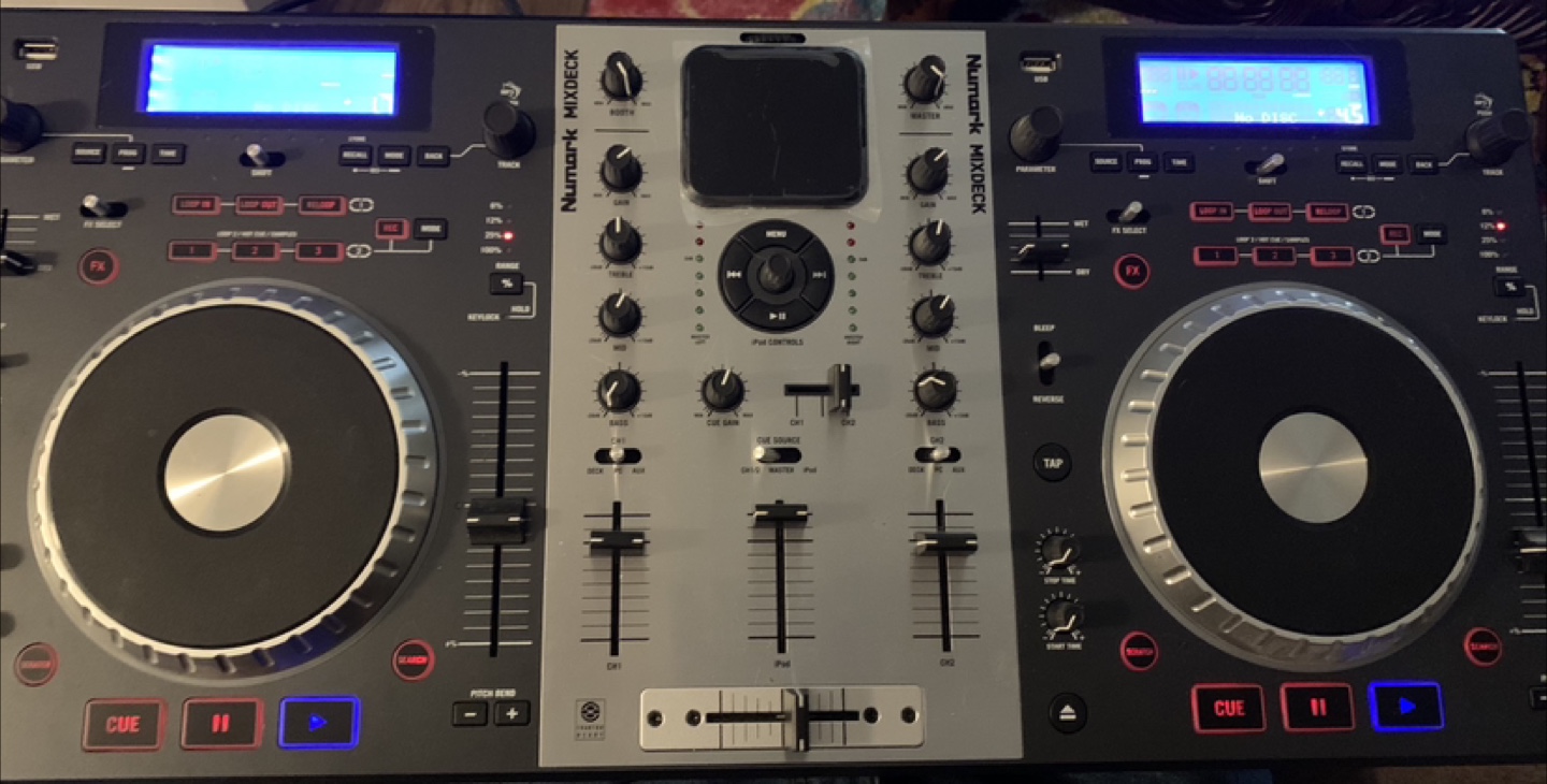 Numark Mixdeck Express DJ Controller CD MP3s/USB /dock for iPod