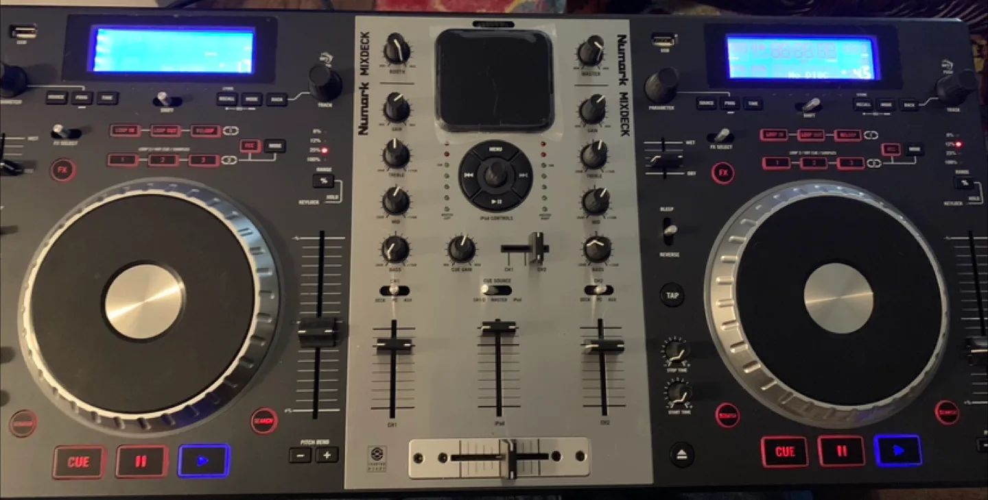 Numark Mixdeck Express DJ Controller CD MP3s/USB /dock for iPod thumbnail