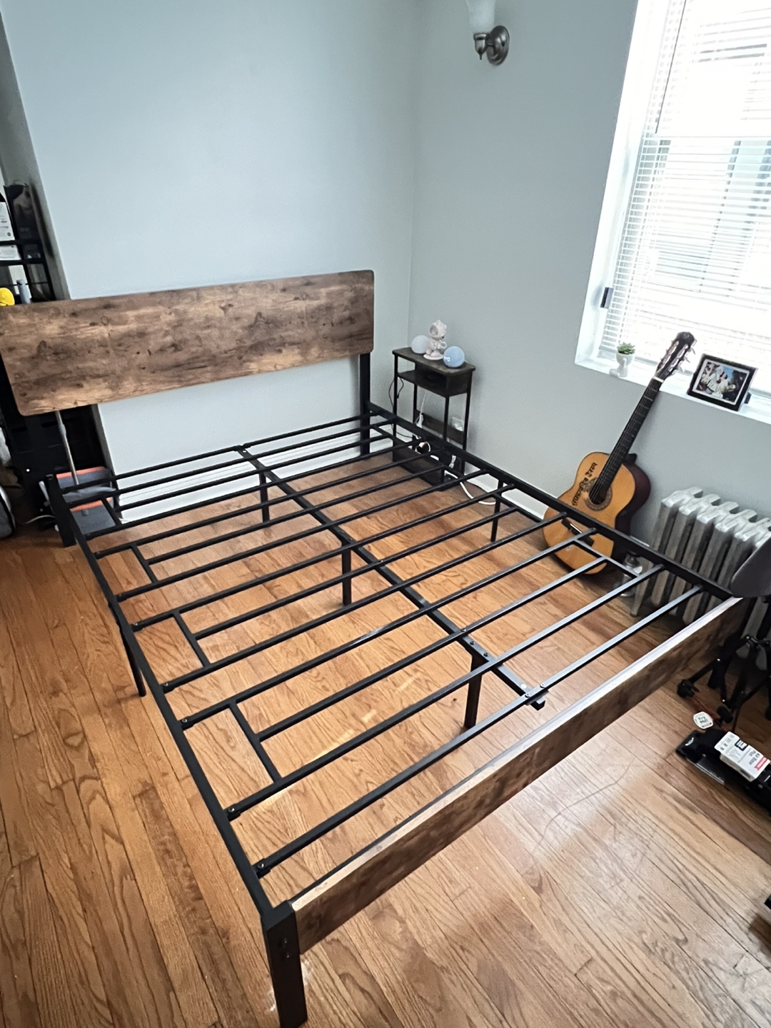Bed Frame with Headboard • Queen Size - photo 2