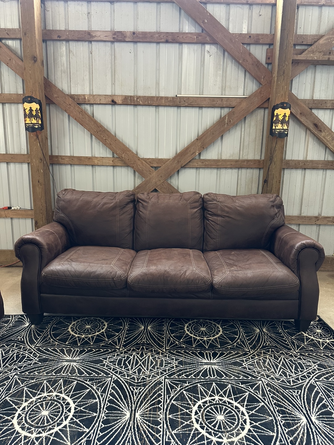 *Delivery Available* Comfortable 3+2 Faux Leather Sofa Set - photo 2