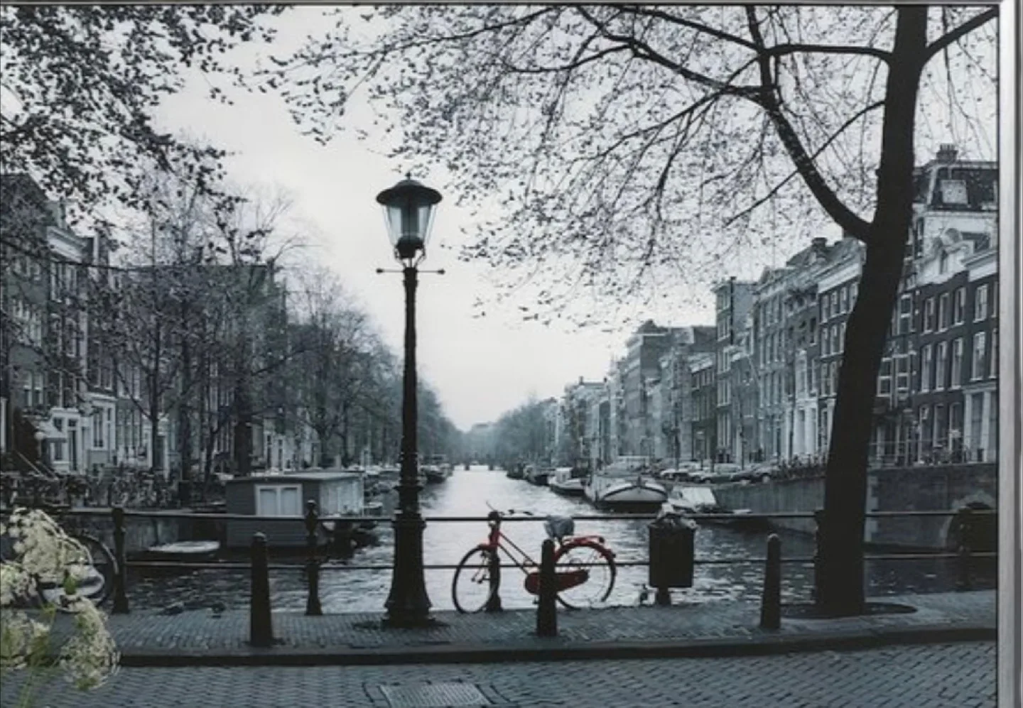 Framed Cityscape Photo thumbnail