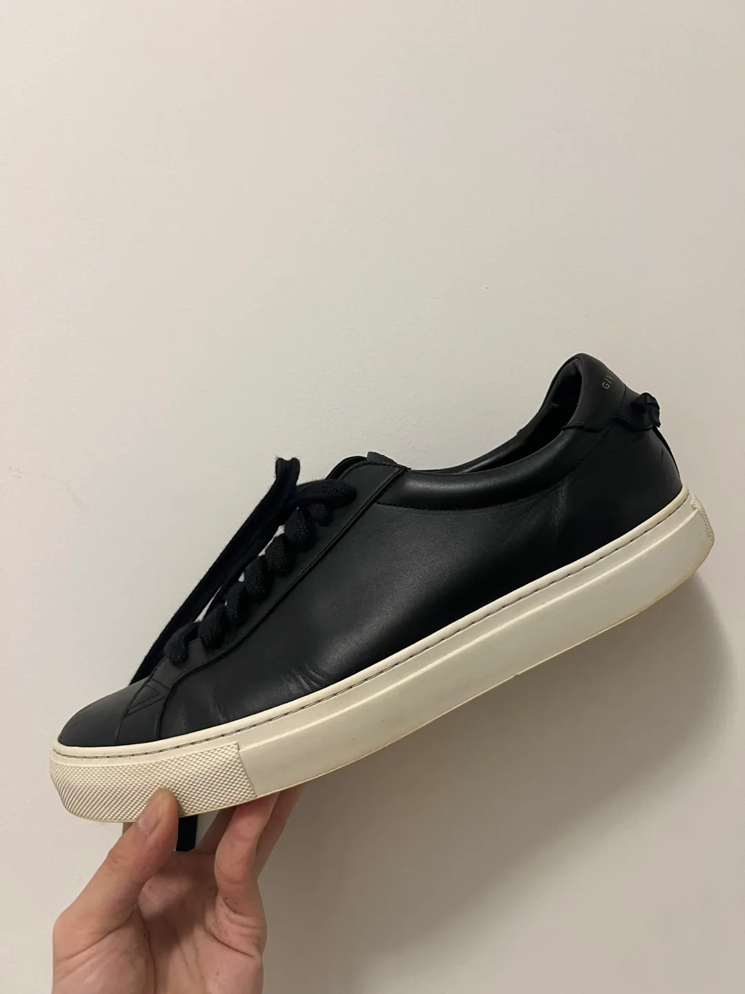 Givenchy Paris Knots Urban Leather Sneaker US 7 thumbnail