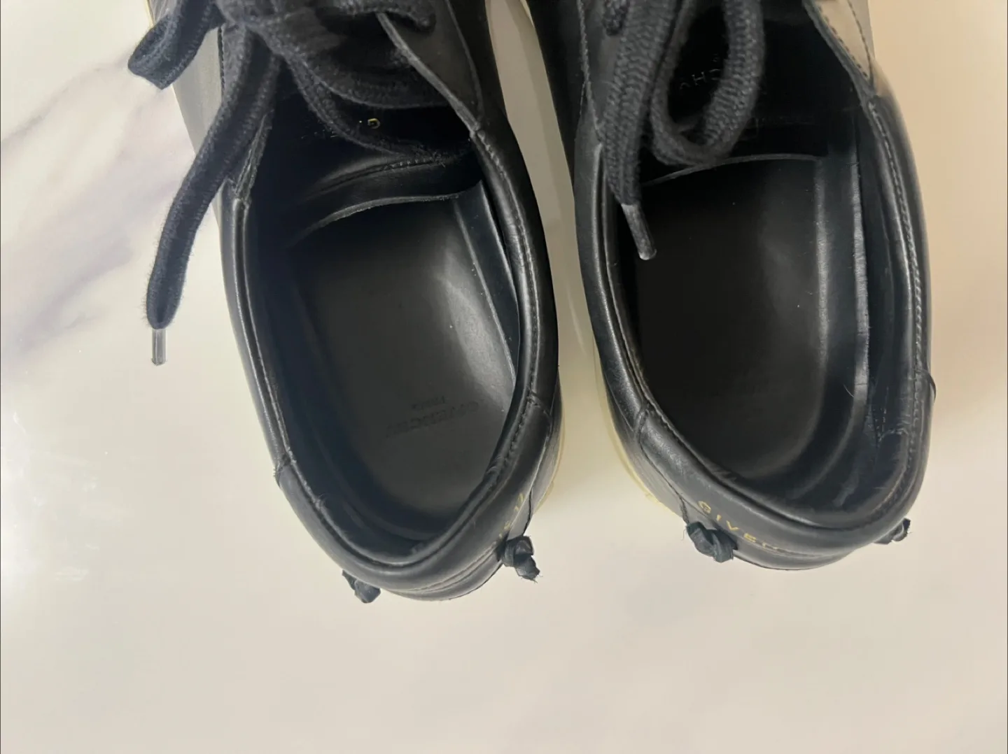 Givenchy Paris Knots Urban Leather Sneaker US 7 image indicator(5)