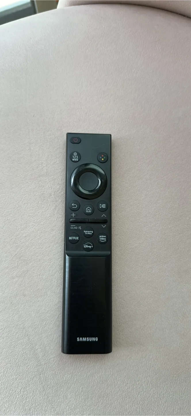 Samsung UN50NU6900 50” 4K UHD Smart TV + remote +cables image indicator(4)