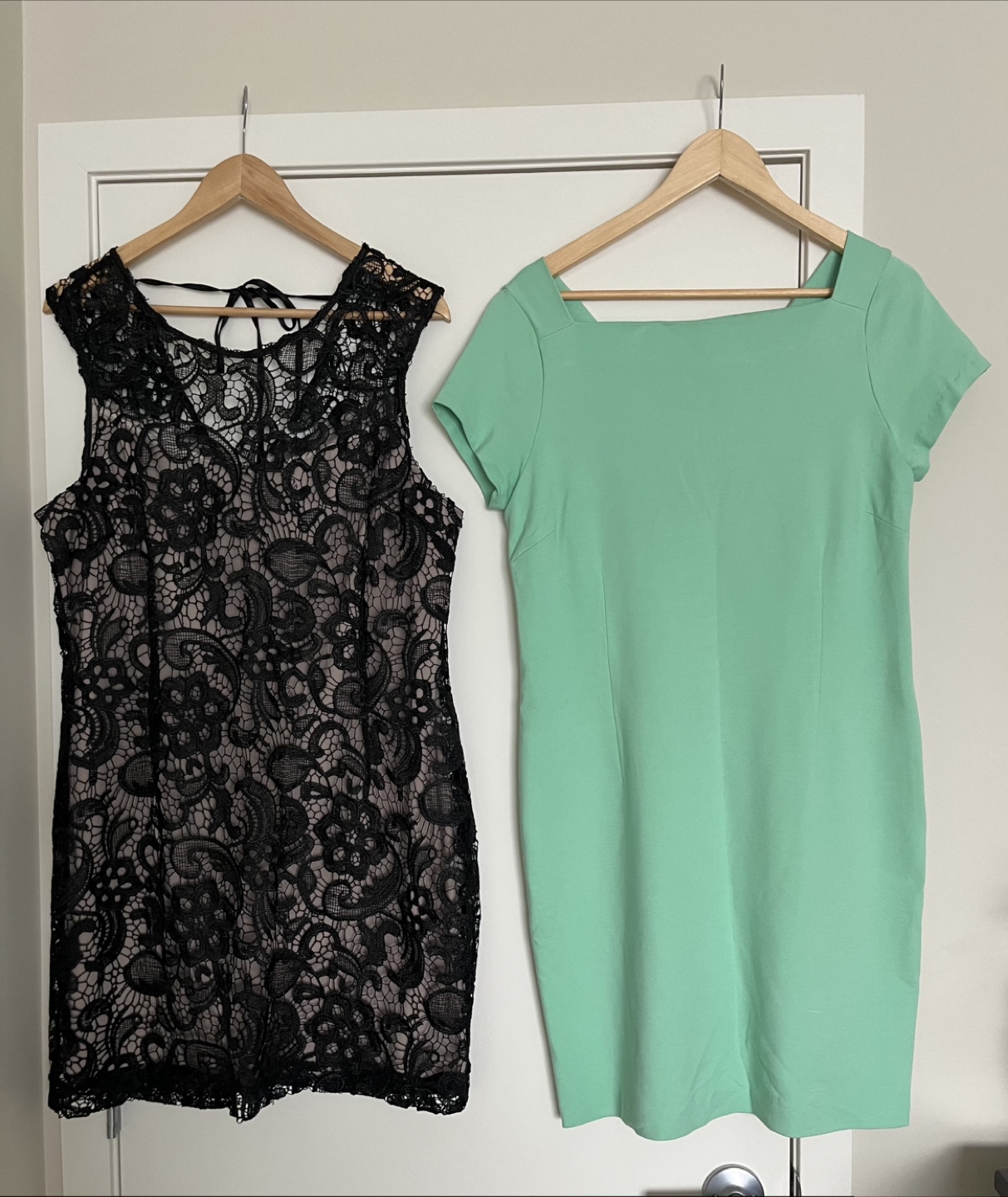 Variety of women's dresses - photo 5