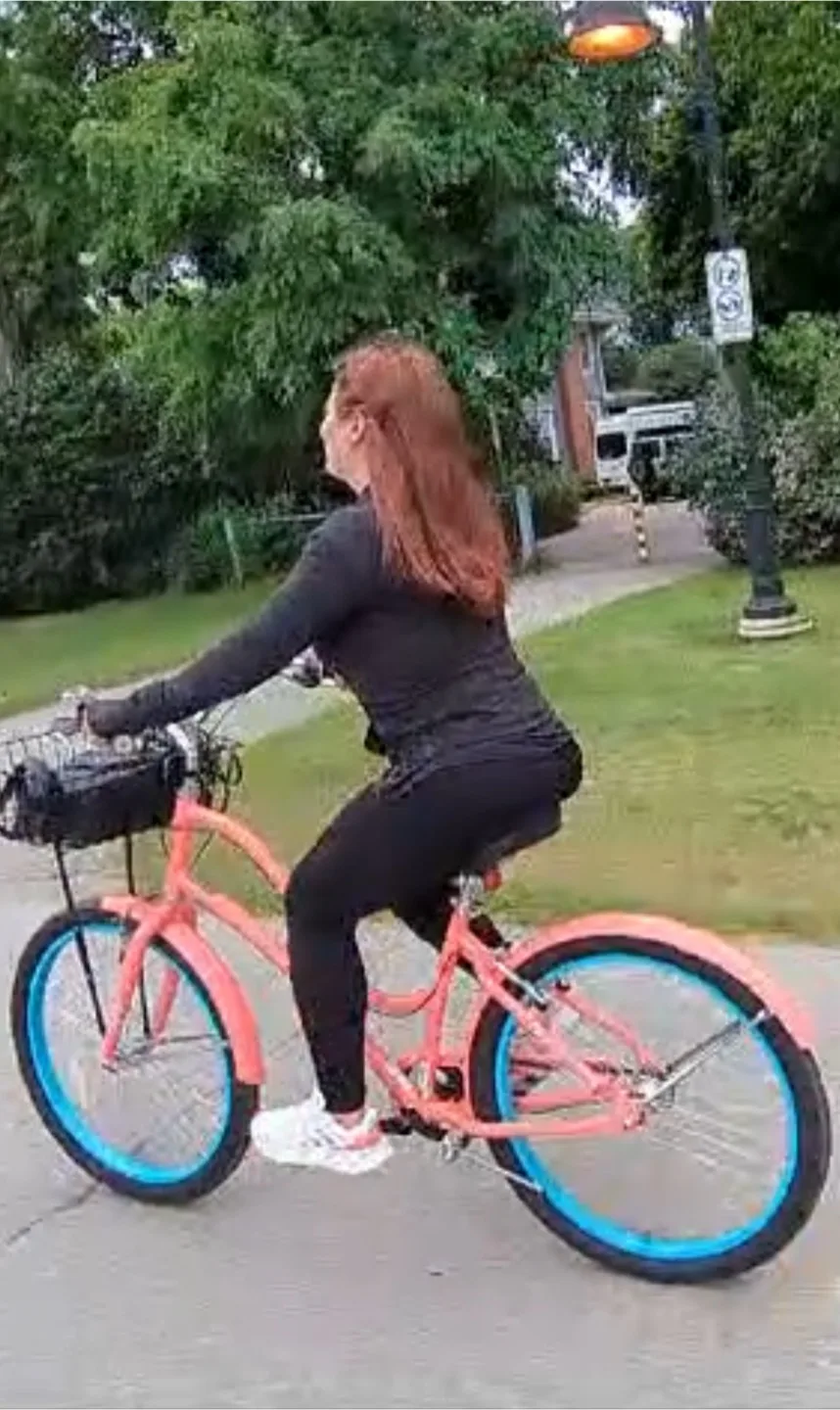 🚲 Huffy 26″ Cruiser Bike – Coral Pink w/ Basket – $150 OBO image indicator(5)