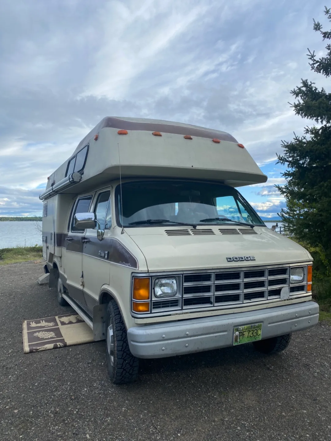 Vintage Dodge Ram Campervan image indicator(2)