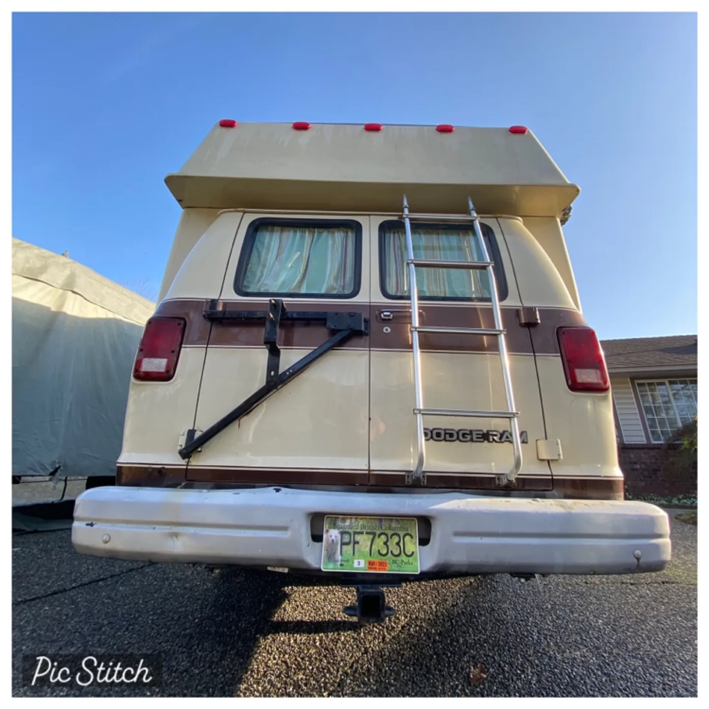 Vintage Dodge Ram Campervan image indicator(4)