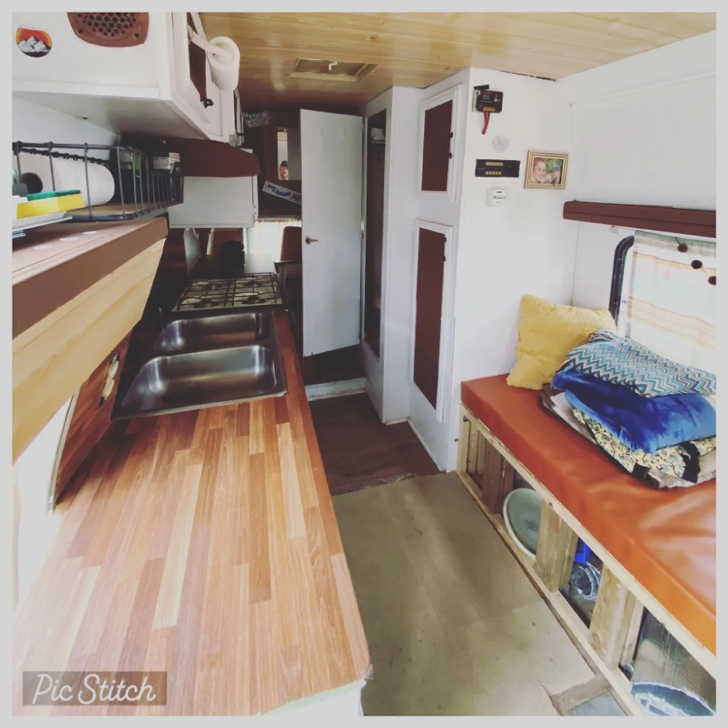 Vintage Dodge Ram Campervan image indicator(6)