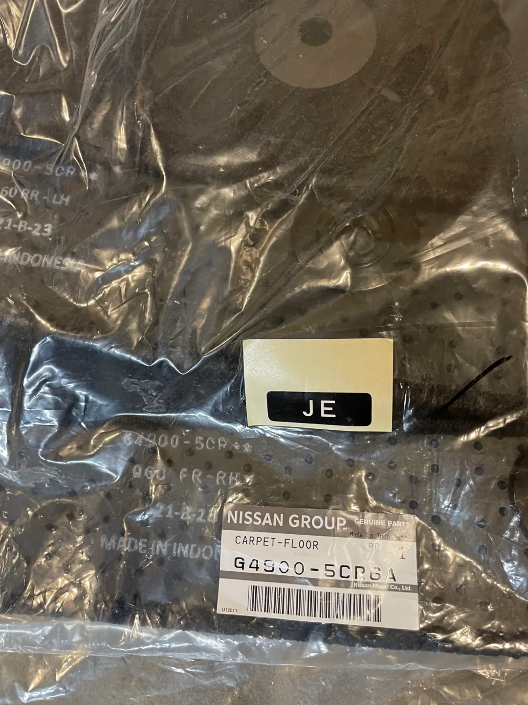 Infiniti Q60 Floor Mats image indicator(2)