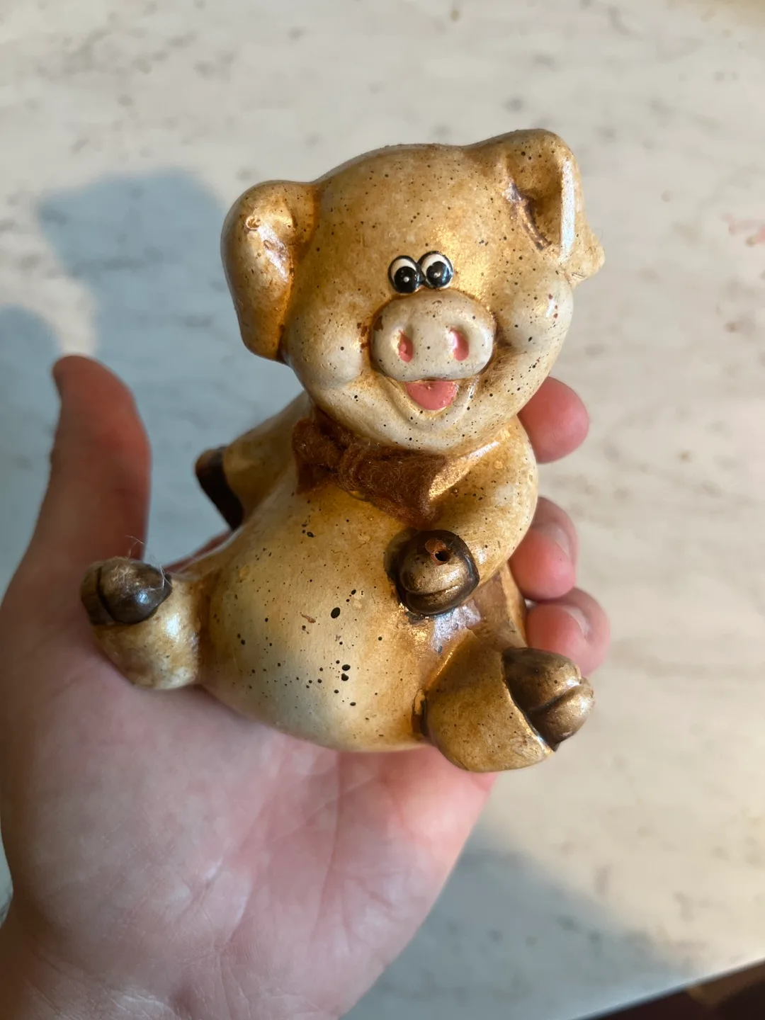 Variety of ceramic pig figurines image indicator(4)