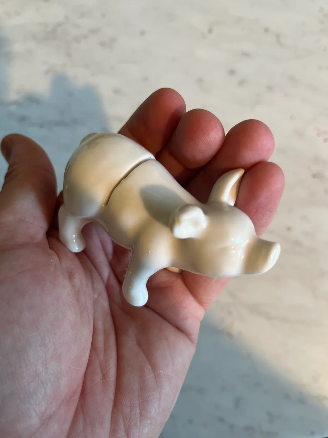 Variety of ceramic pig figurines image indicator(6)