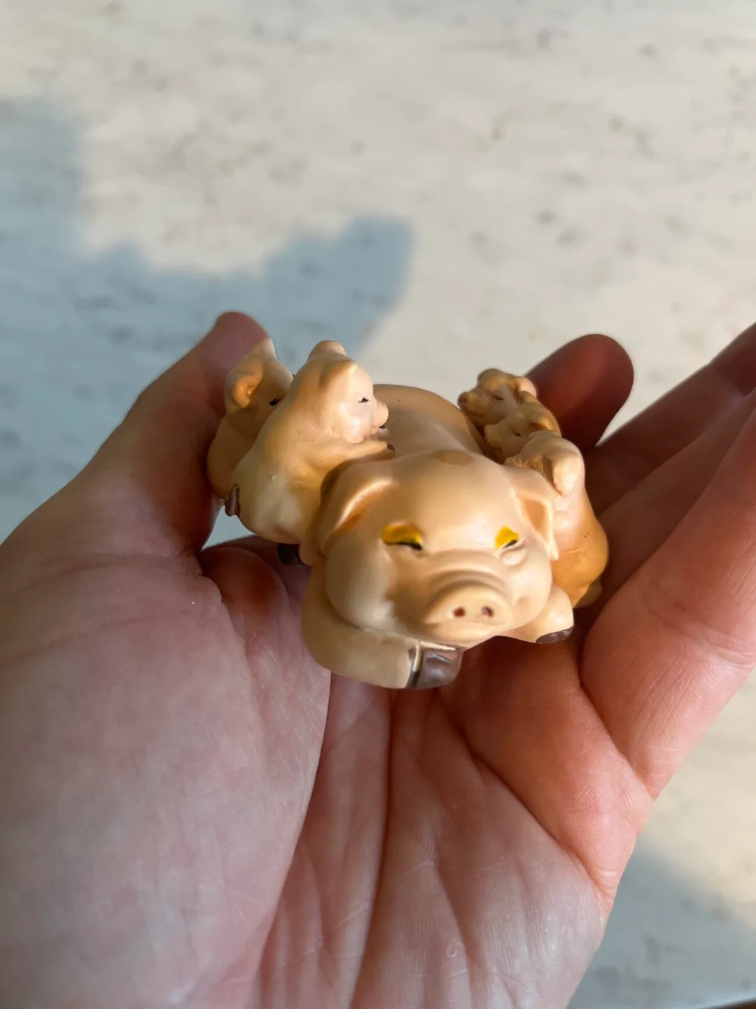 Variety of ceramic pig figurines image indicator(5)