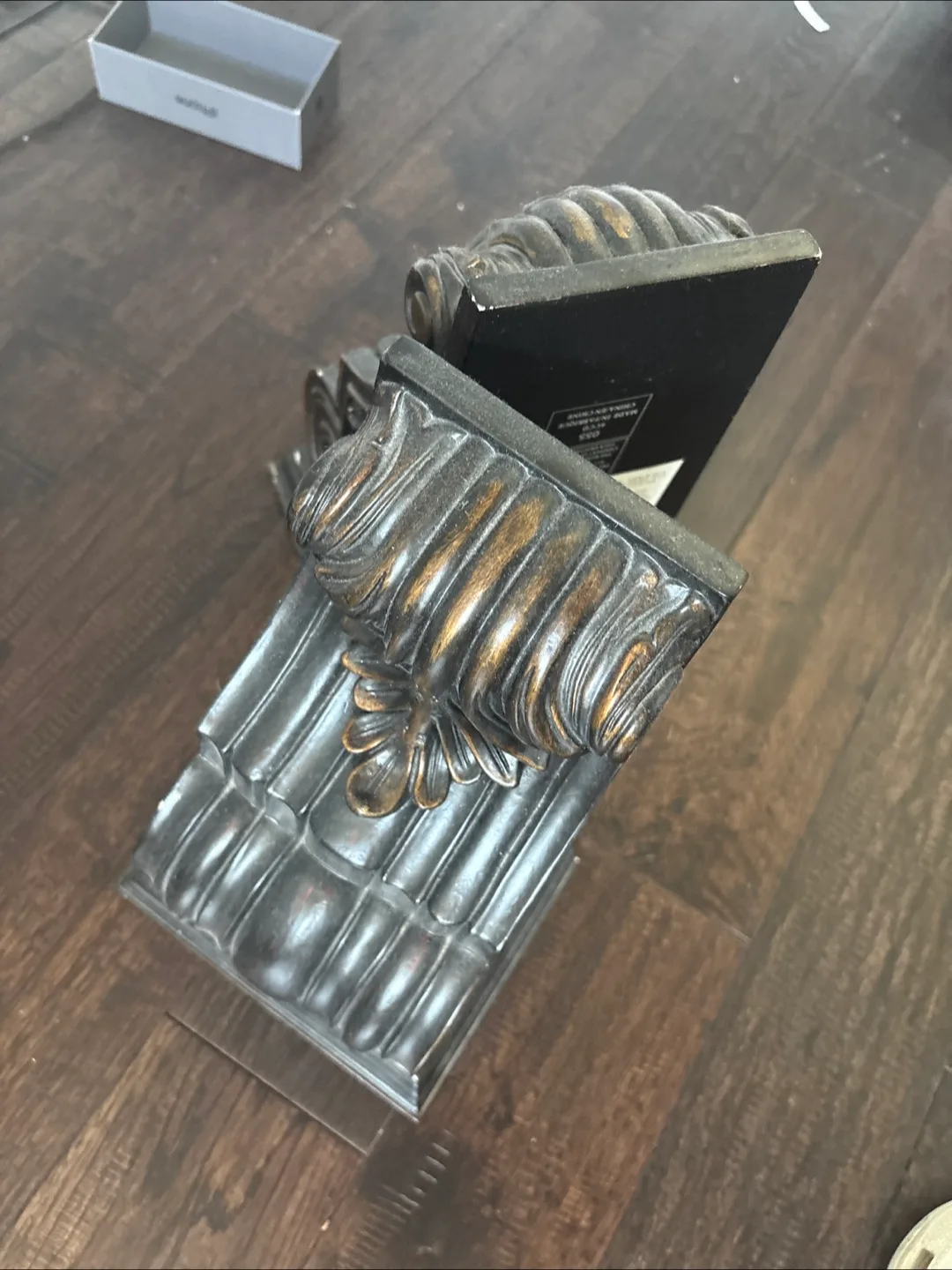 Ornate Bookends image indicator(3)