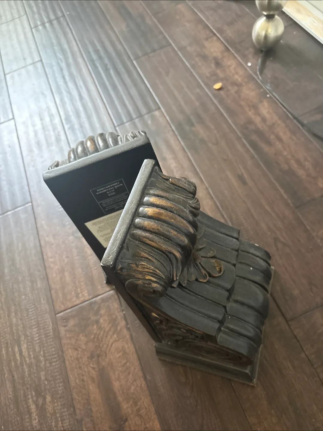 Ornate Bookends image indicator(2)